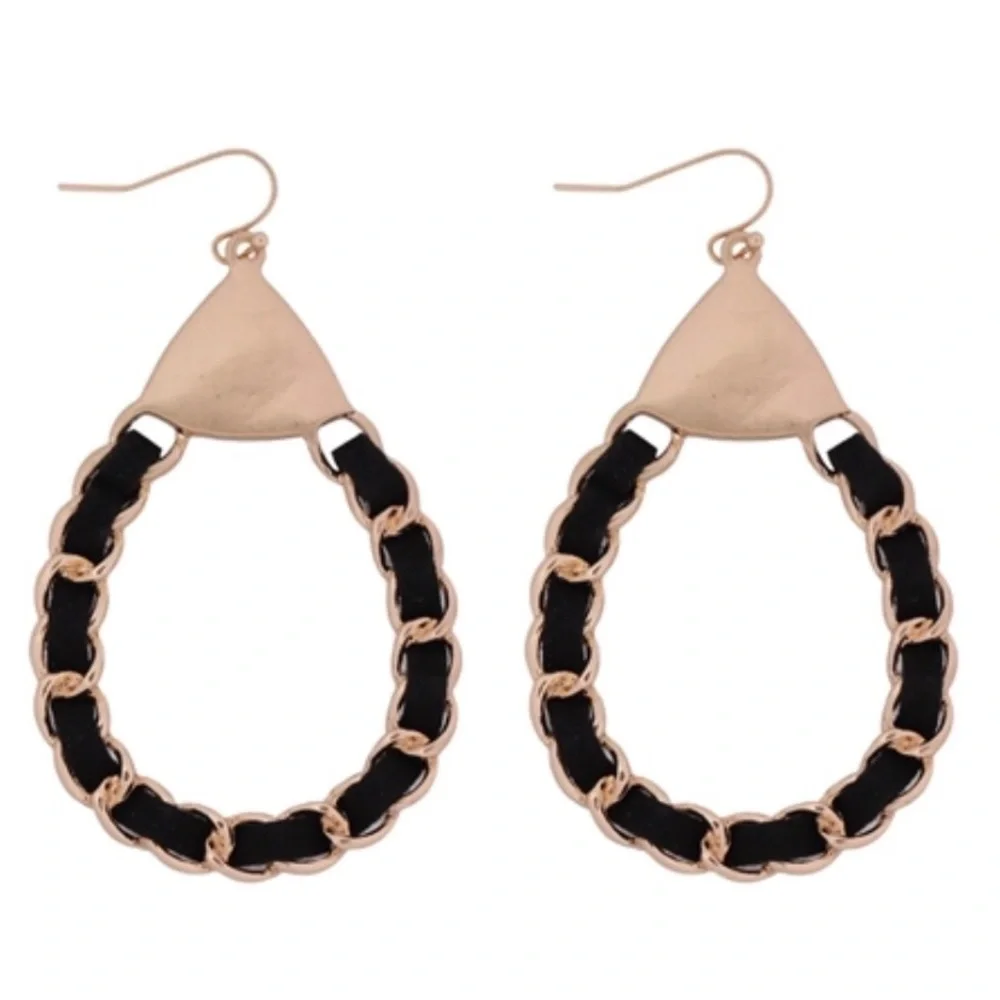 CHANEL LINK CHAIN DROP HOOP EARRINGS - GOLD & BLACK LEATHER - Picture 4 of 5